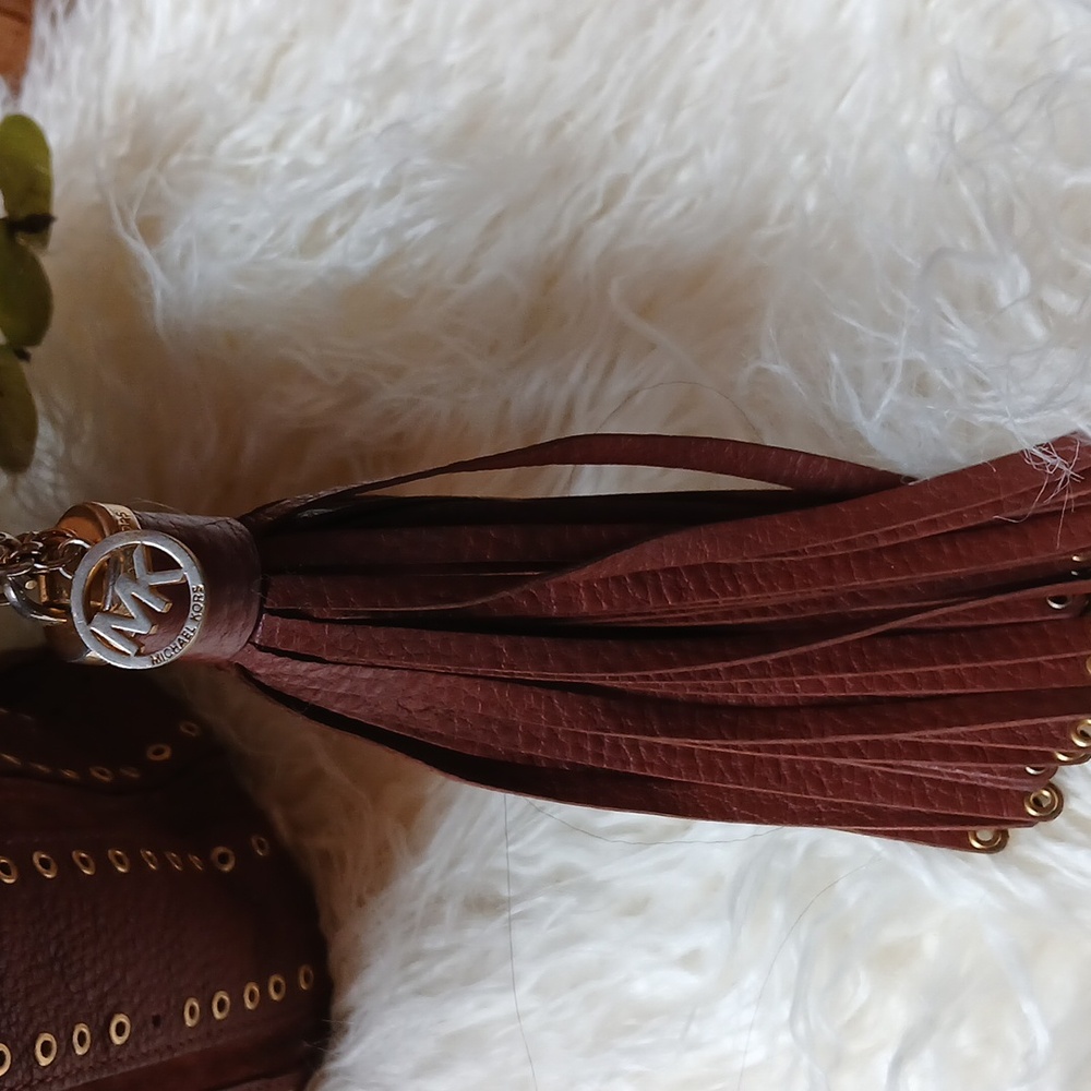 MICHAEL KORS CROSSBODY REDUCED FOR QUICK SALE - Picture 14 of 17